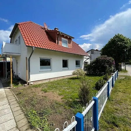 Holiday home Kaeptn Kuddel In Haus Ostseestern Glowe
